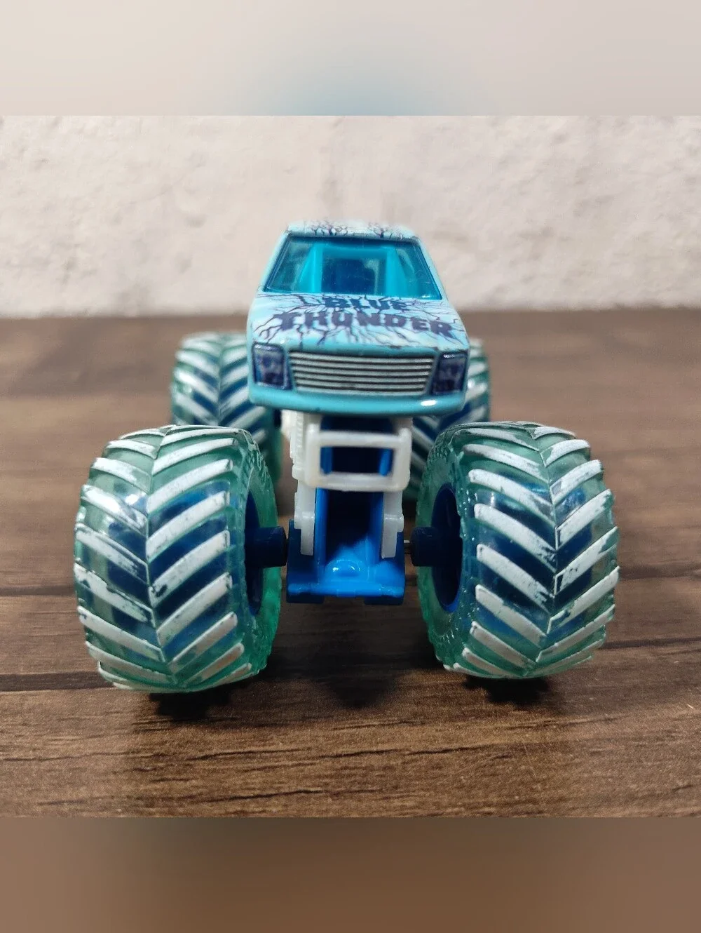 Spin Master Monster Jam Fire & Ice Blue Thunder & Monster Mutt Truck Lot Of 2